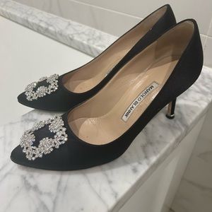 Manolo Blahnik satin pump